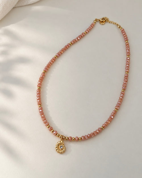 Carola Choker